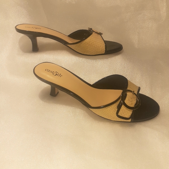 Women's East5th Brown and Tan Slip On Open Toe Buckle Design Size 8M - Picture 7 of 12